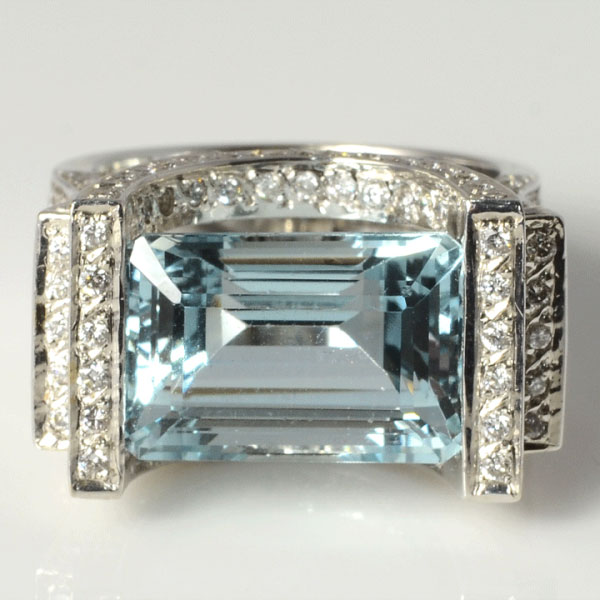 6.65 Carat Aquamarine Ring With Diamonds