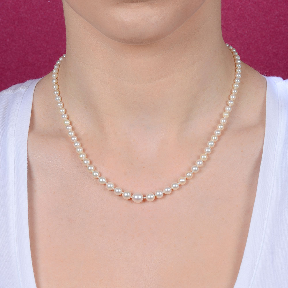 Graduated Akoya Pearl Necklace