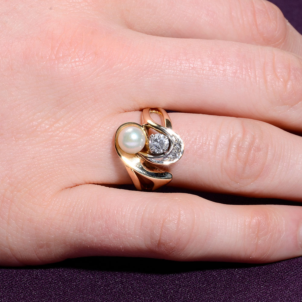 Cultured Pearl Diamond Ring