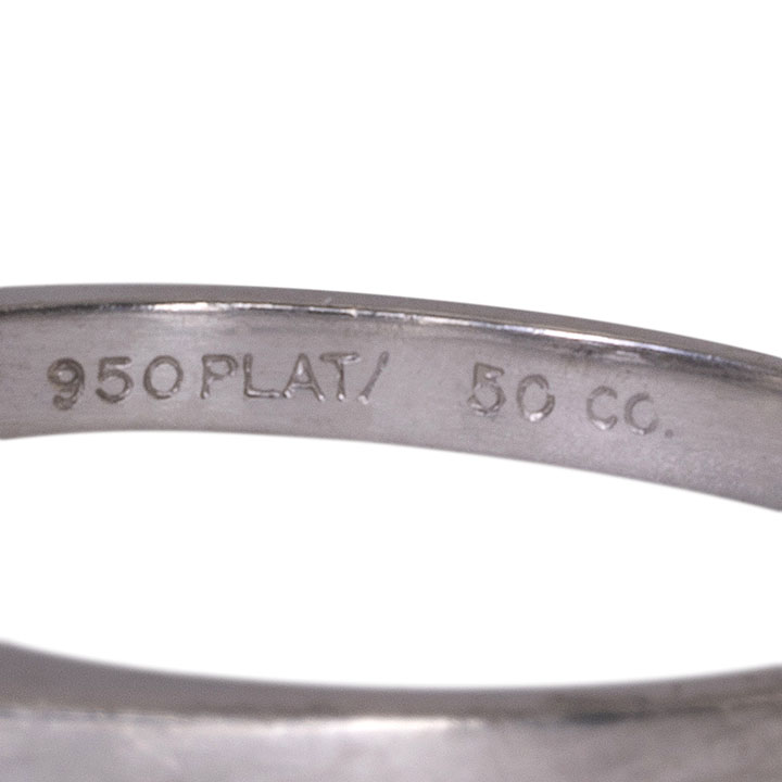 VVS1 Diamond Platinum Engagement Ring