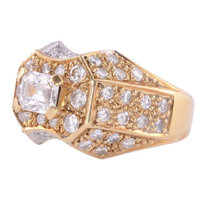 Emerald Cut Center Diamond 18K Ring