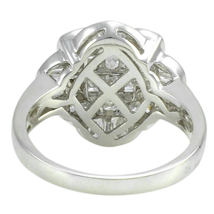 18 Karat White Gold Diamond Fashion Ring