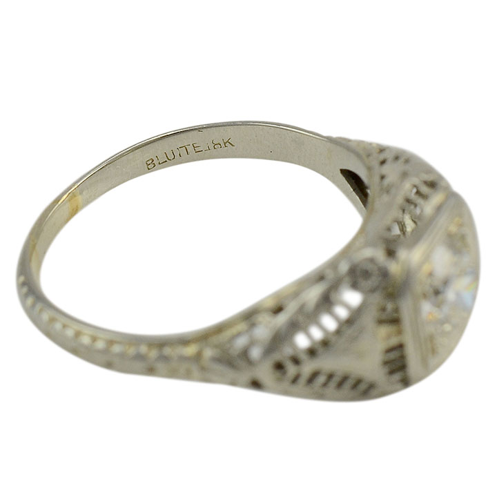 18 Karat White Gold 0.80 Carat Diamond Ring