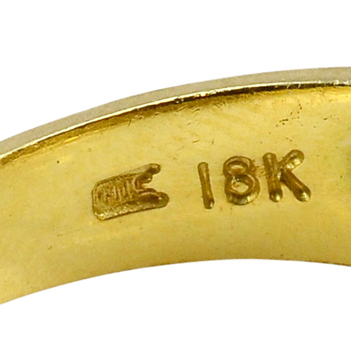 18 Karat Yellow Gold Diamond Ring