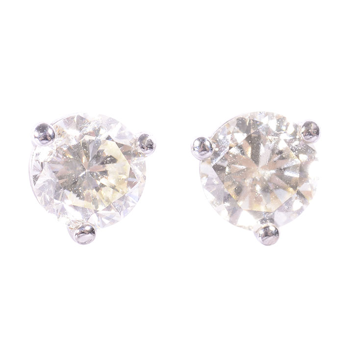 VVS2 Diamond Stud Earrings