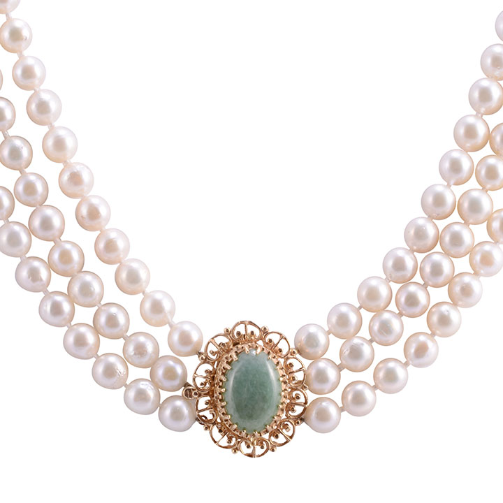 three strand pearl necklace