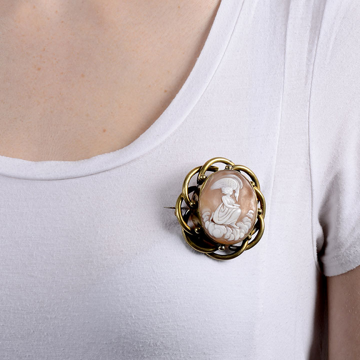 Early Victorian Shell Cameo Brooch