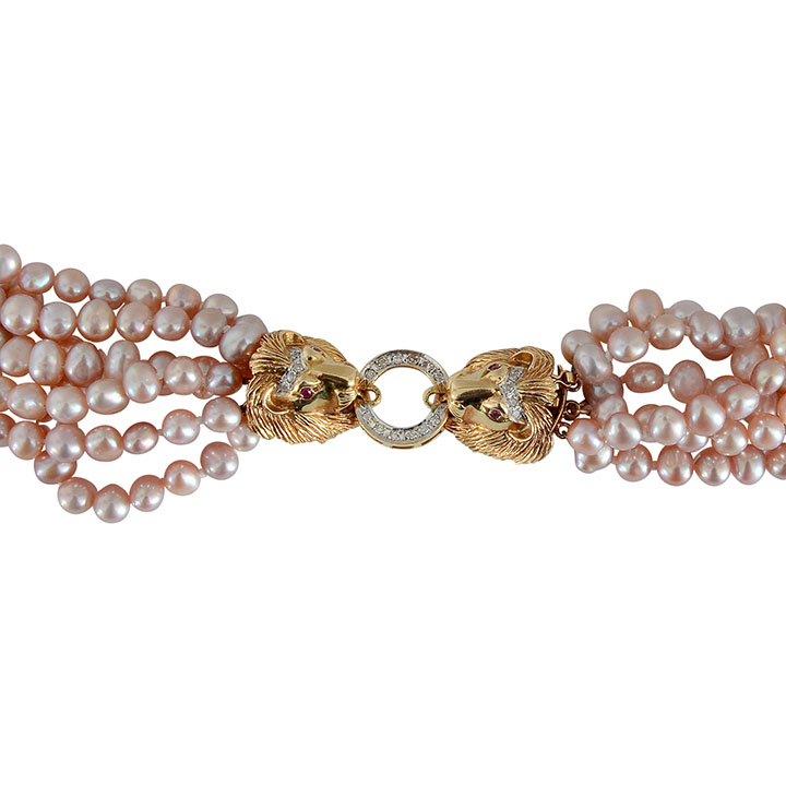 Pearl Necklace With Yellow Gold Lion Head Clasps