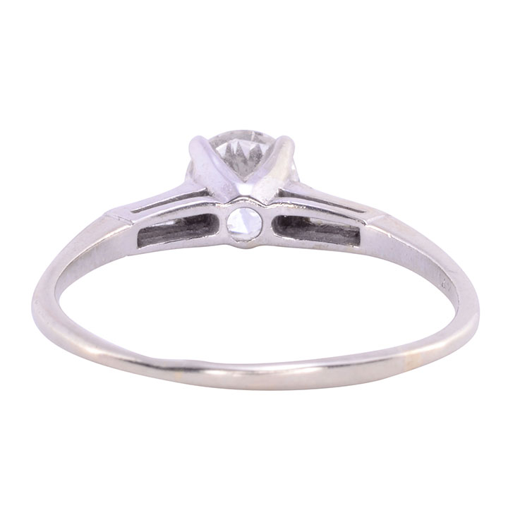 VS2 Center Diamond Engagement Ring