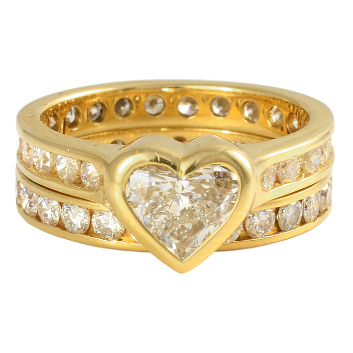 18K Yellow Gold Heart Diamond Wedding Set