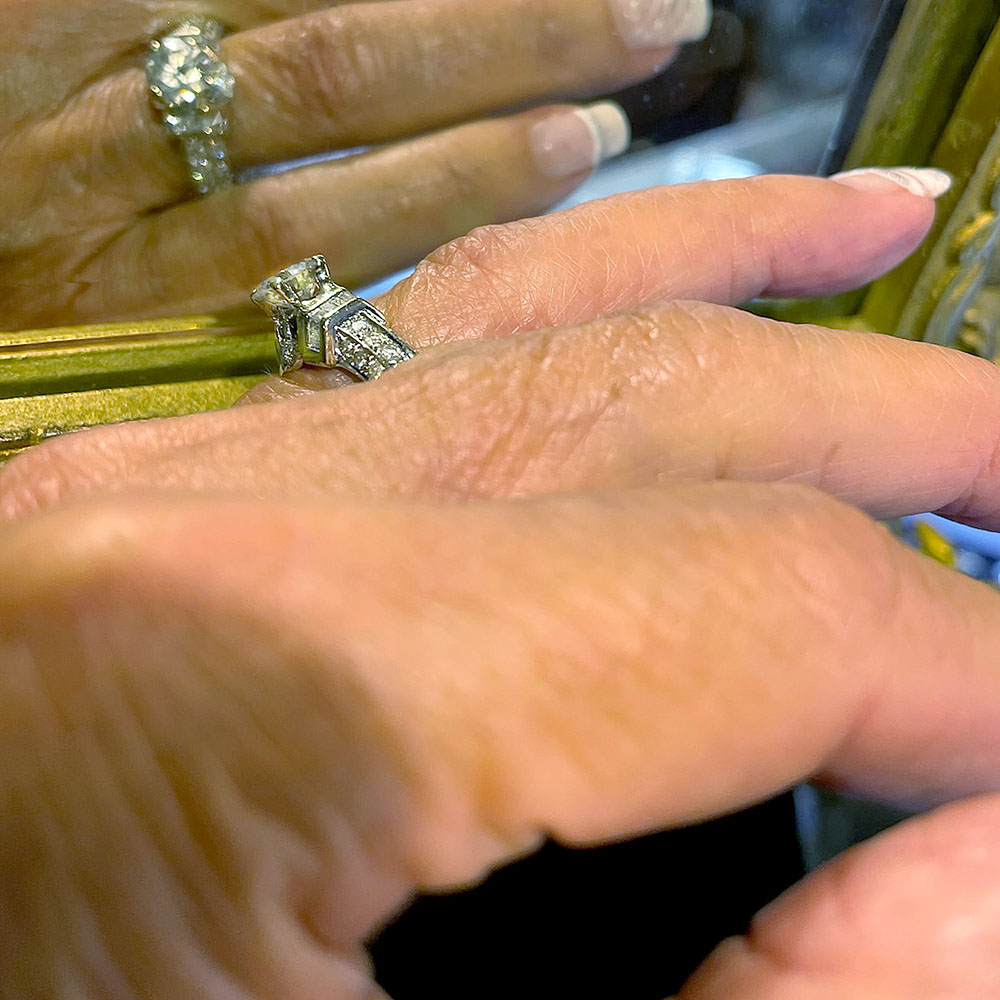 1.25 Carat Center Diamond 18K White Gold Engagement Ring