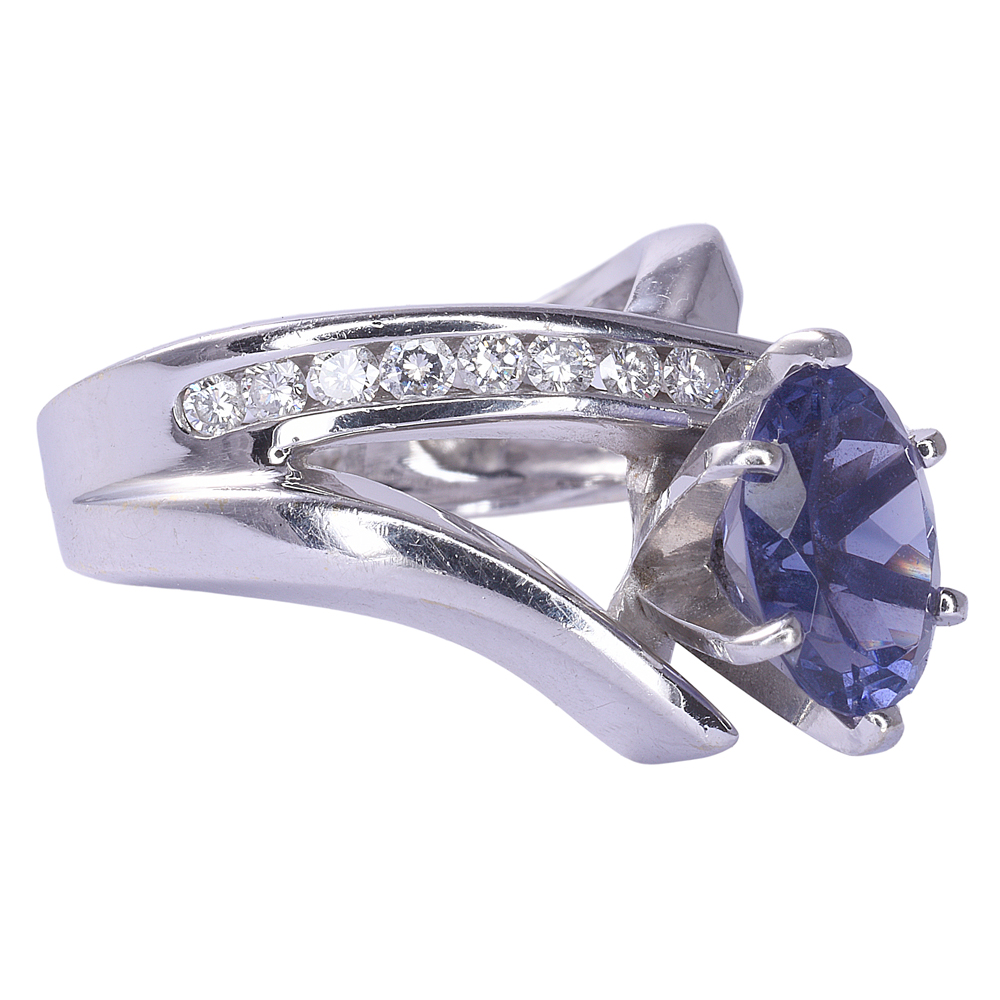 Oval Iolite & VS1 Diamond White Gold Ring