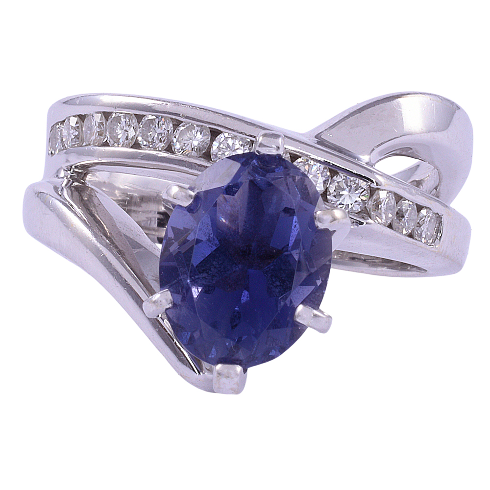 Oval Iolite & VS1 Diamond White Gold Ring
