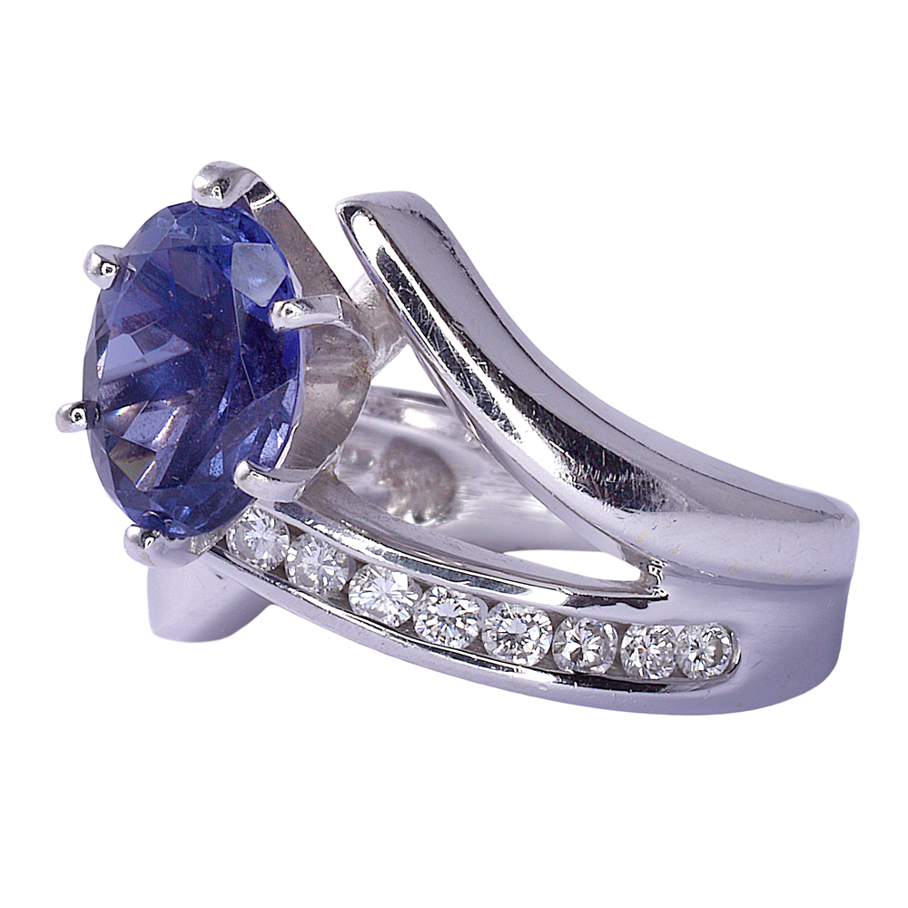 Oval Iolite & VS1 Diamond White Gold Ring