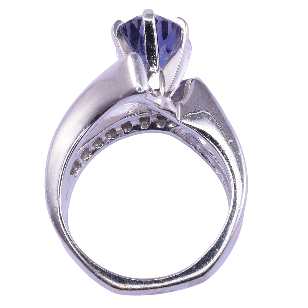 Oval Iolite & VS1 Diamond White Gold Ring